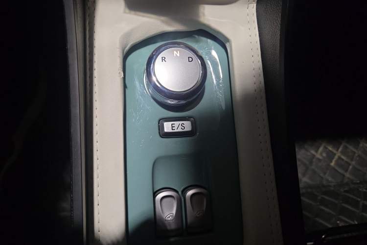 Used CHANGAN NEVO Lumin 2024 205km Launch Edition Gear Lever