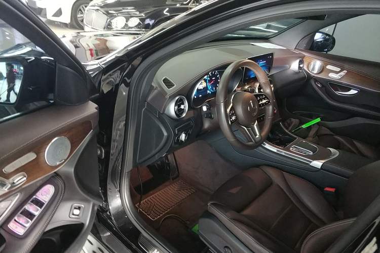 Used Mercedes-Benz GLC 2021 GLC 300 L 4MATIC Dynamic Model Driver Seat