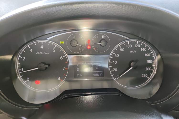 Used Nissan Tiida 2011 1.6L Manual Comfort Edition