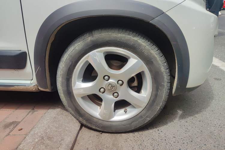 Used BAIC Changhe Wagon R X5 2023 1.4L Standard Edition Right Front Wheel Hub