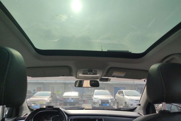 Used Roewe RX5 2018 20T Two-Wheel Drive Automatic Internet Smart Edition
