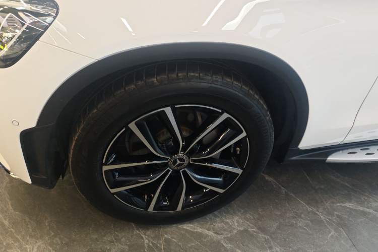 Used Mercedes-Benz GLC 2020 Facelift GLC 300 L 4MATIC Dynamic Edition Left Front Wheel Hub