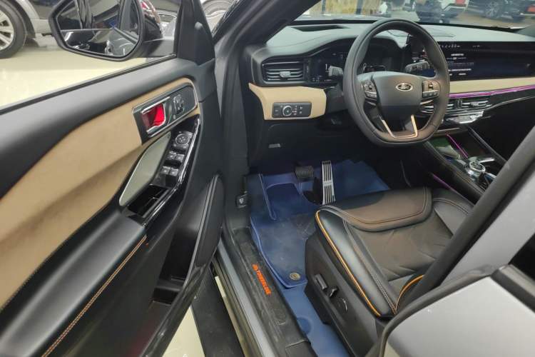 Used Ford Explorer 2024 2.3T EcoBoost Kunlun Peak Edition 7-Seater
