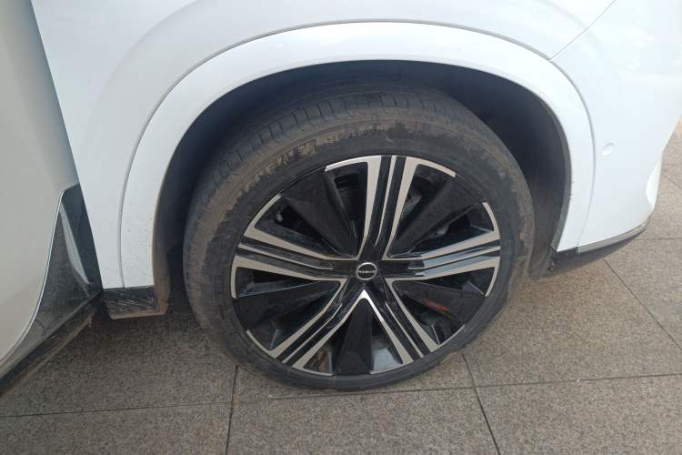 Used Roewe RX9 2023 2.0T Four-Wheel Drive Luxury Edition
