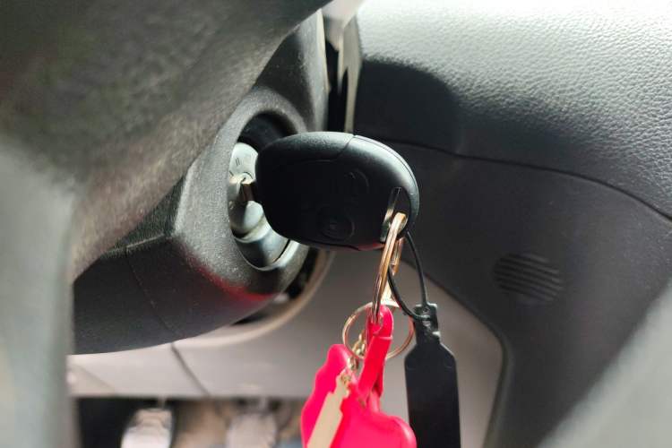 Used Ford Transit 2017 2.0T Diesel Multi-Function Commercial Vehicle Mid-Drive Mid-Roof China V Standard Vehicle Key