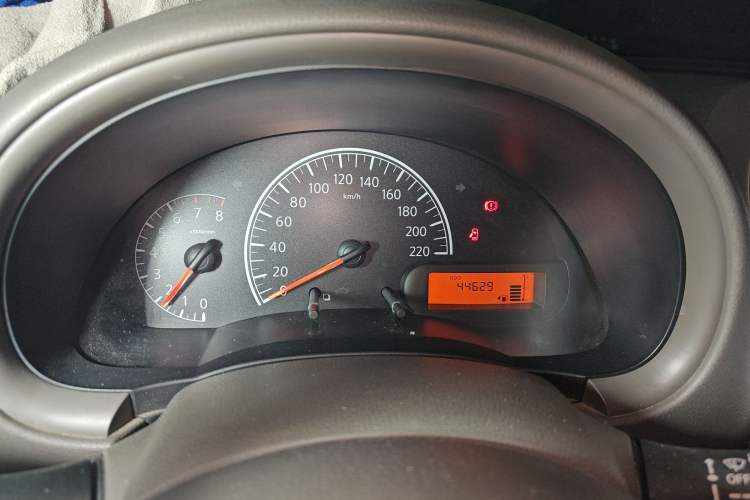 Used Nissan Sunny 2014 1.5XE Manual Elite Edition