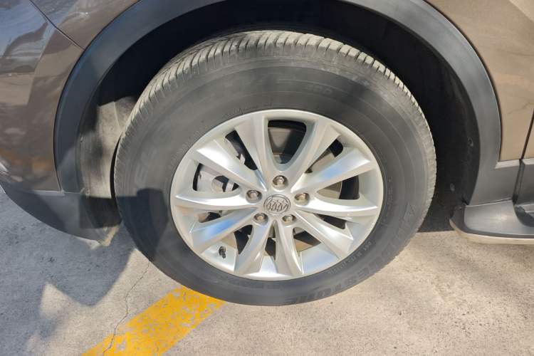 Used Buick Envision 2016 28T Four-Wheel Drive Elite Version Left Front Wheel Hub