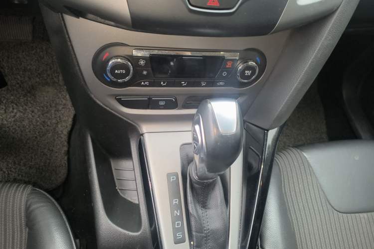 Used Ford Focus 2012 Sedan 1.6L Automatic Fashion Edition