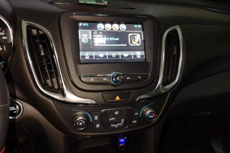 Used Chevrolet Equinox 2018 535T Automatic Chijie Edition Audio And AC Panel