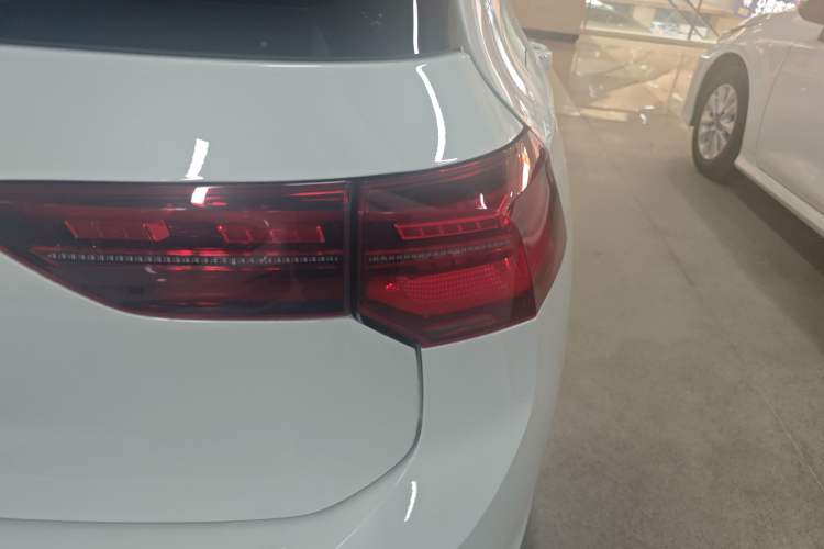 Used Volkswagen Golf 2023 Facelift 280TSI DSG R-Line Lite