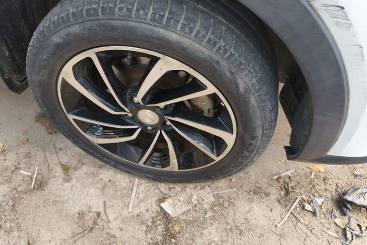 Used Zotye T300 2017 1.5L Manual Luxury Model Right Front Wheel Hub