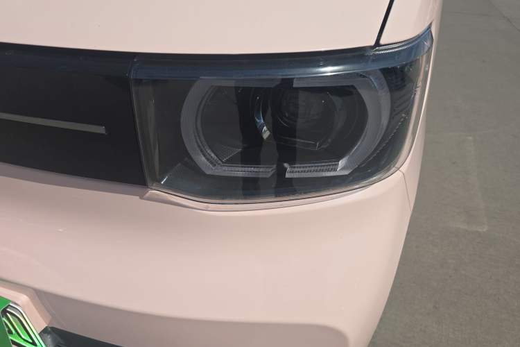 Used Wuling Hongguang MINIEV 2022 Macaron Premium Model – Lithium Iron Phosphate Left Front Headlight