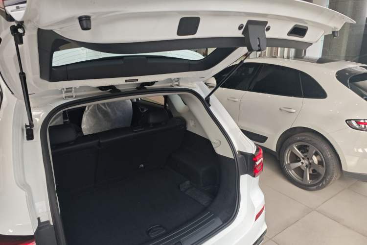 Used Roewe RX5 2023 PLUS 330TGI Automatic Trendsetting Smart Edition