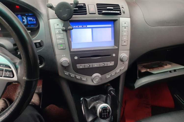 Used BYD S6 2014 2.0L Manual Luxury 5-Seater
