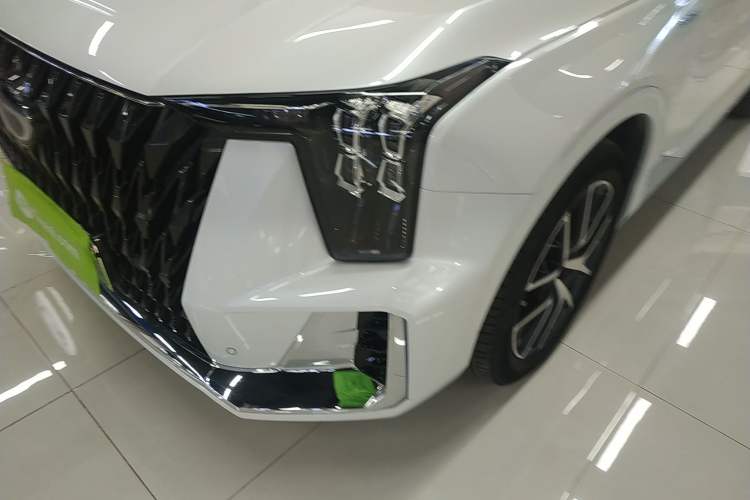 Used GAC Trumpchi ES9 2024 PHEV with 143 km Max