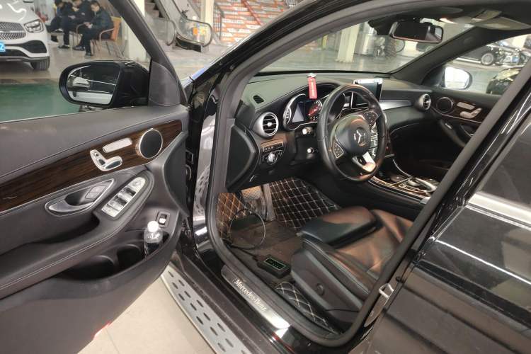 Used Mercedes-Benz GLC 2019 GLC 260 L 4MATIC Luxury Model