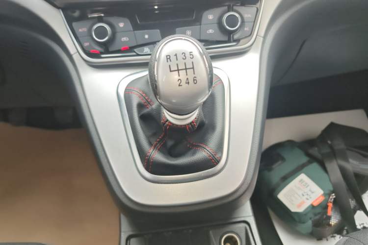 Used Haval M6 2019 1.5T Manual Two-Wheel Drive Urban Version China VI Standard
