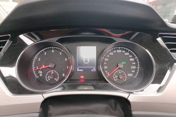 Used Volkswagen Touran 2018 Volkswagen Touran L 280TSI DSG Comfort Edition 7-seater Instrument Cluster