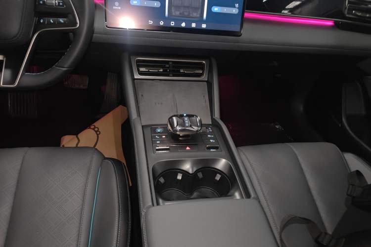 Used BYD Qin L 2024 DM-i 120KM Excellence Model Gear Lever