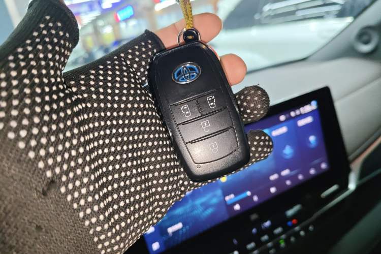 Used Toyota Sienna 2023 2.5L Hybrid Platinum Edition