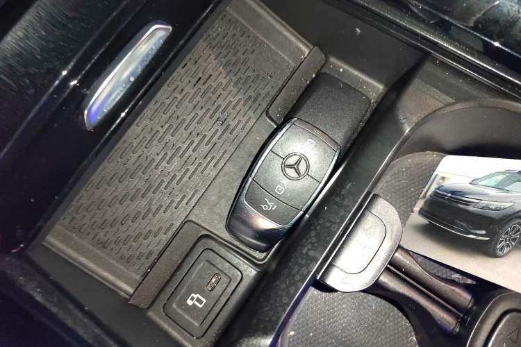 Used Mercedes-Benz EQB 2023 Facelift EQB 260 Interior 1