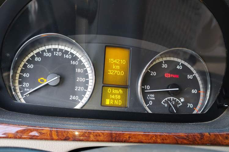 Used Mercedes-Benz Viano 2013 3.0L Navigator Edition