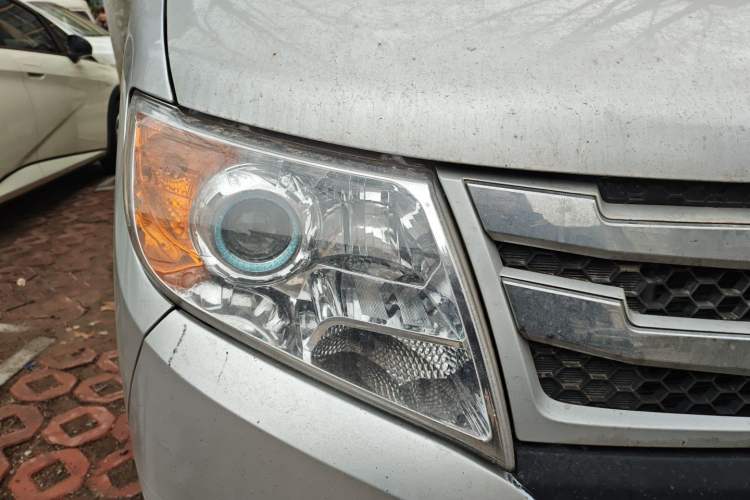 Used Dongfeng Yufeng 2021 2.3T Power King Rear-Drive Logistics Vehicle Long Wheelbase High Roof Dual Rear Tires 6–9 Seats China VI Standard M9T Exterior 6