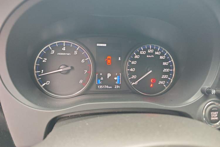 Used Mitsubishi Outlander 2016 2.4L 4x4 Luxury Edition 7-Seater
