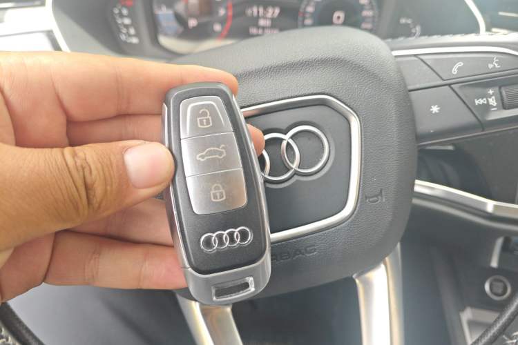 Used Audi Q3 2021 35 TFSI Progressive Dynamic Edition
