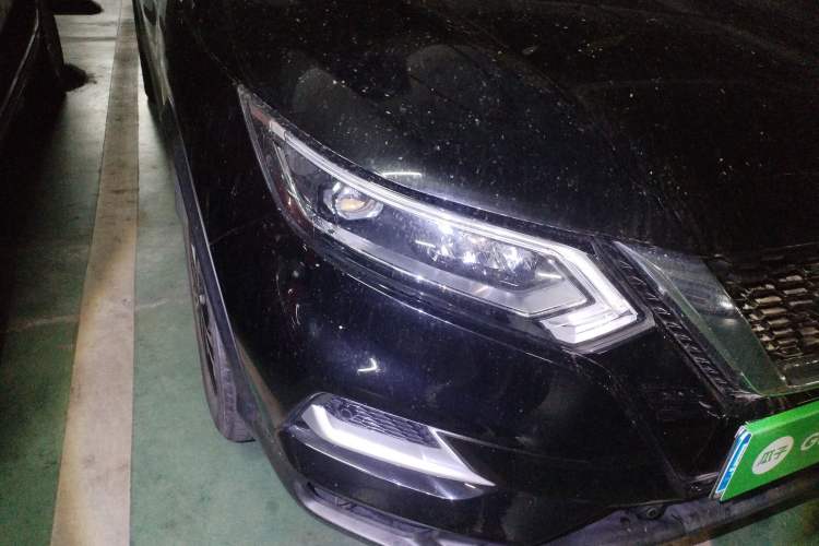 Used Nissan Qashqai 2021 2.0L CVT Luxury Edition Right Front Headlight