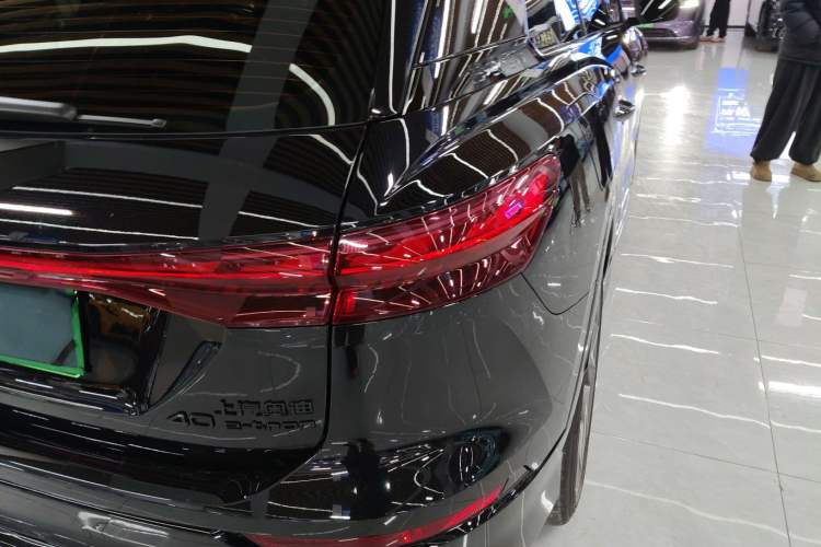 Used Audi Q5 e-tron 2023 40 e-tron Starry Edition Mecha Kit
