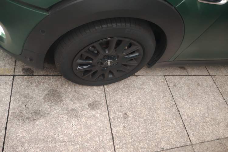 Used MINI 2021 1.5T COOPER Classic Edition Left Front Wheel Hub