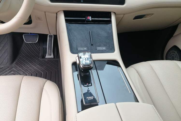 Used Hima AITO M7 2024 1.5T Intelligent Driving 4WD Max Edition 5 Seats
