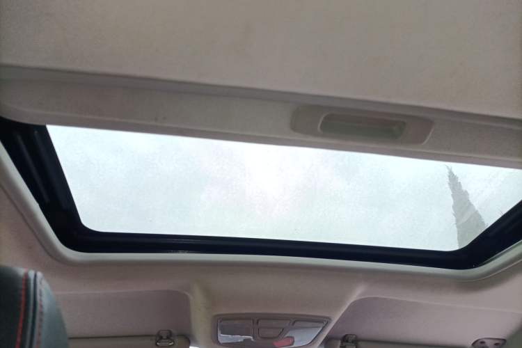 Used BAIC Senova X25 2015 1.5L Automatic Elite Model Headliner