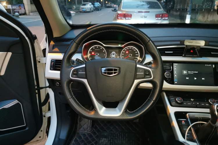 Used Geely Auto Emgrand X7 Sport 2020 1.8TD Manual Two-Wheel Drive Zhiya Model
