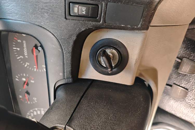 Used Jinbei Grace 2008 2.0L Zhi Ling Standard Version (Short Wheelbase) 4G20D4L