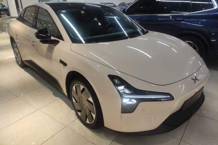 Used XPeng MONA M03 2025 600 with Ultra-Long Range Max Front Right 45 Deg