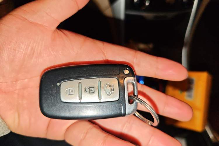 Used Hyundai Sonata 2011 2.0L Automatic Prestige Edition Vehicle Key