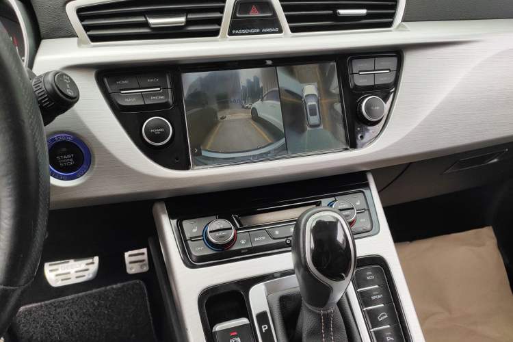 Used Geely Auto Emgrand X7 Sport 2016 1.8TD Automatic ZhiZun Version Audio And AC Panel