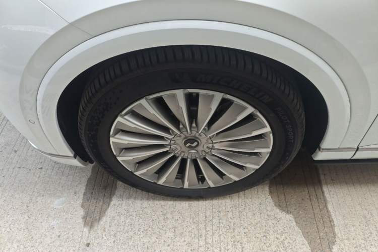 Used ONVO Luxeed L90 2025 Model—Ultra Six-Seater Version