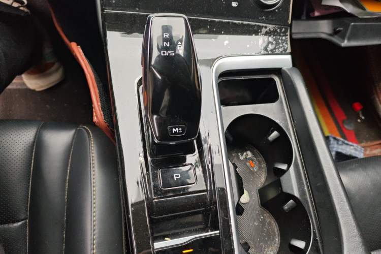 Used Bestune B70 2021 1.5T Automatic Premium Edition Gear Lever