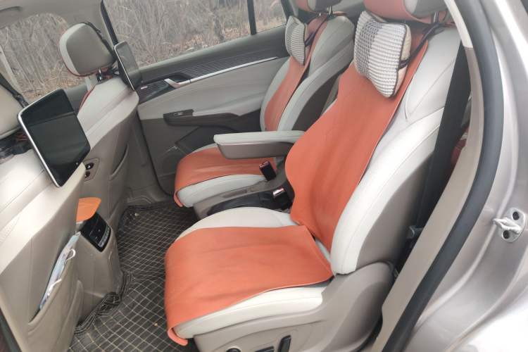 Used Roewe RX9 2023 2.0T Four-Wheel Drive Luxury Edition
