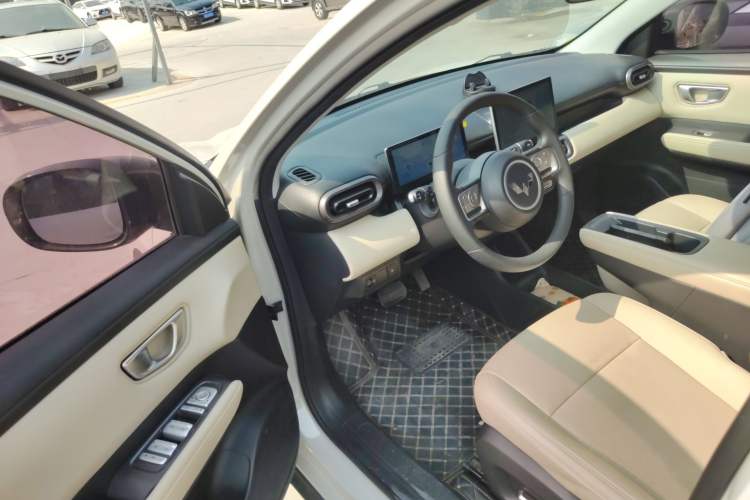 Used Wuling Bingo PLUS 2024 330 km Range Five-Seater Version