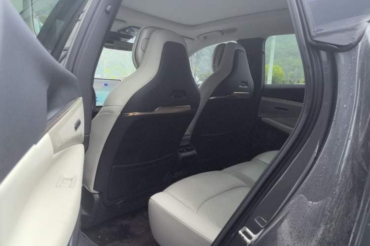 Used Lynk & Co 08 EM-P 2023 120km Long-Range Pro Left Rear Seat