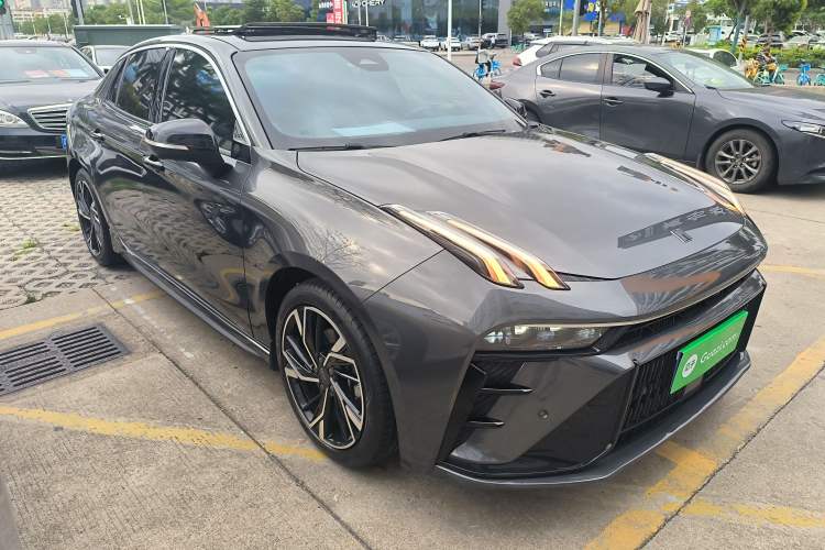 Used Lynk & Co 03 2023 1.5TD DCT JingPro Front Right 45 Deg