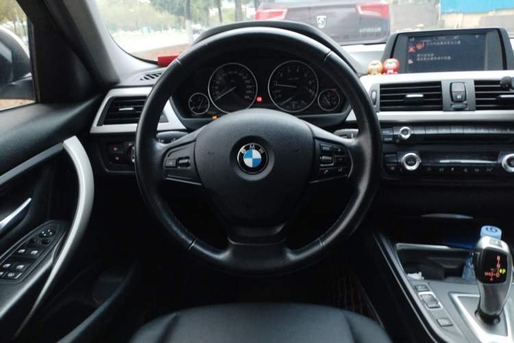 Used BMW 3 Series 2015 320Li Luxury Edition Fashion Model
