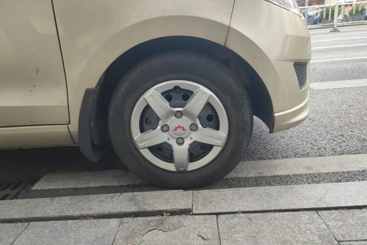 Used Wuling Hongguang  Right Front Wheel Hub
