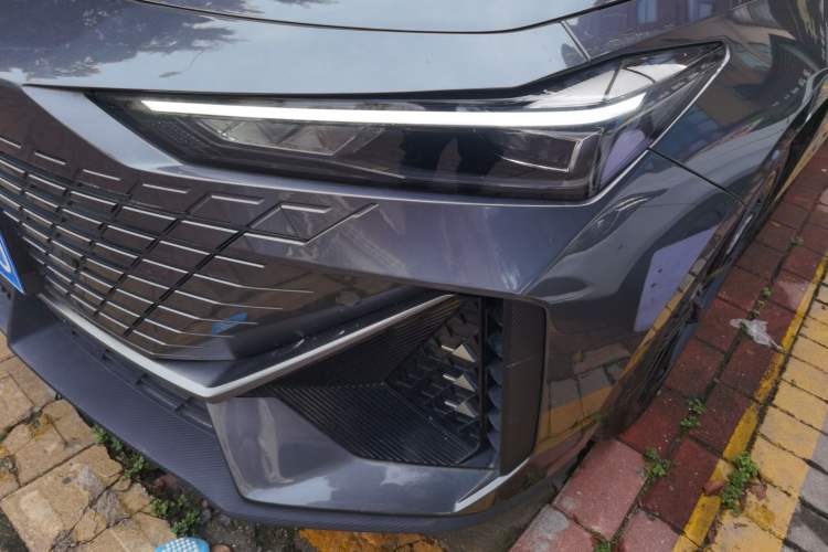 Used CHANGAN UNI-V 2022 1.5T Prestige Version