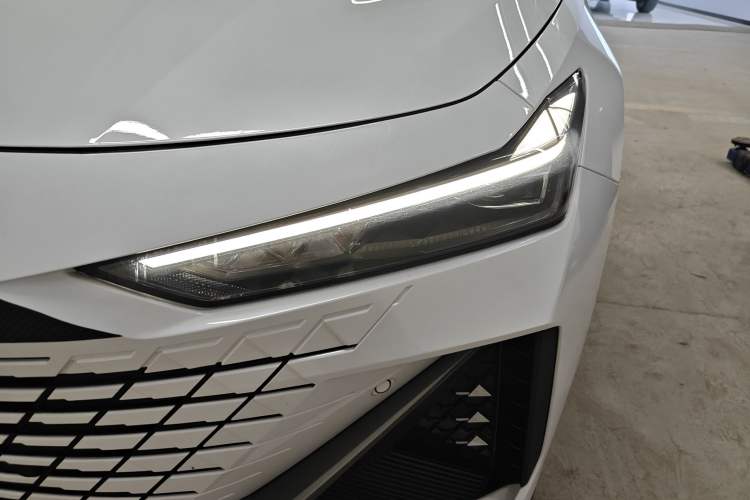 Used CHANGAN UNI-V iDD 2023 Zhidian iDD 1.5T 113km Smart & Fun Version (Rapid Edition)