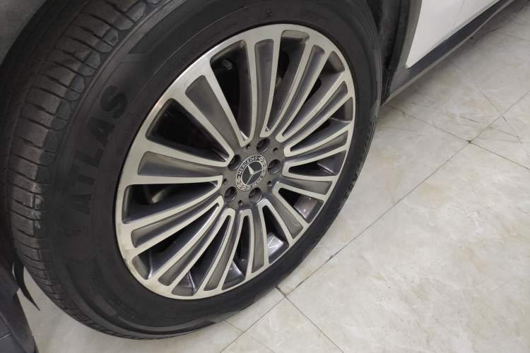 Used Mercedes-Benz GLC 2017 GLC 260 4MATIC Dynamic Edition Exterior 4